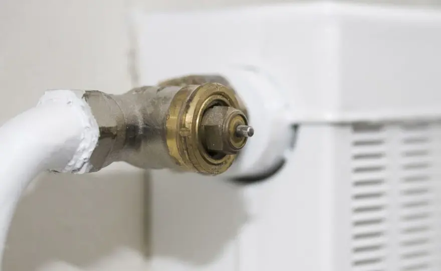 Festsitzender Ventilstift am Heizkörper lösen - so geht's